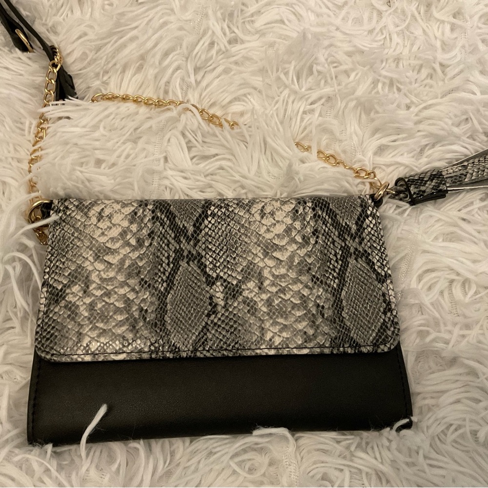 Ladies LD crossbody purse